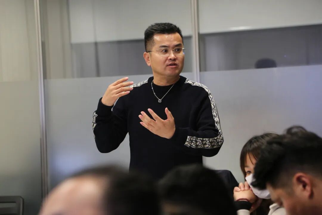新港联行 | “什么样的广告才是好广告”员工分享会资讯配图
